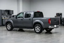 Nissan Navara 2006–2015 Bočné nášľapy Bosphorus Black (2 ks, hliník) fotografia 1