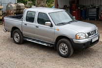 Nissan NP300 1999–2015 Bočné nášľapy Sunrise (2 ks, hliník) fotografia 1