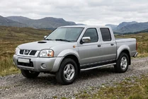 Nissan NP300 1999–2015 Bočné prahy Maydos V1 (2 ks, hliník ↗ nehrdzavejúca oceľ) fotografia 1