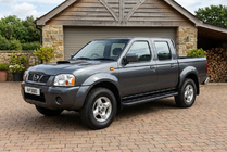 Nissan NP300 1999–2015 Bočné nášľapy Bosphorus Black (2 ks, hliník) fotografia 1