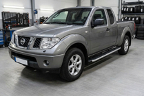Nissan NP300 1999–2015 Bočné nášľapy Fullmond (2 ks, hliník) fotografia 1