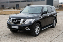 Nissan Patrol Y62 2010–2024 Bočné nášľapy Tayga Grey (2 ks, hliník) fotografia 1