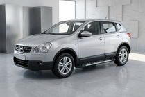 Nissan Qashqai 2007–2010 Bočné nášľapy Sunrise (2 ks, hliník) fotografia 1