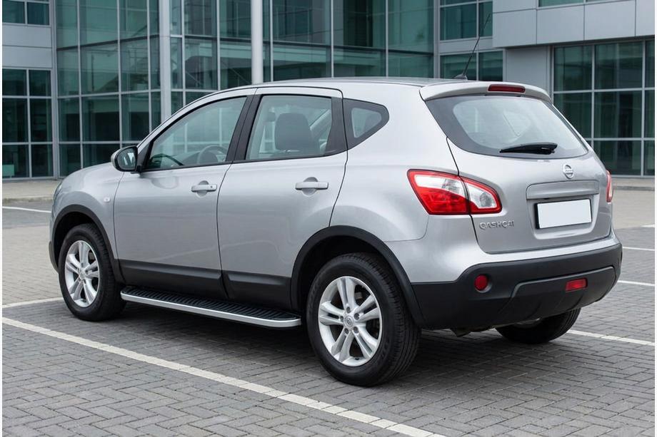 Nissan Qashqai 2010–2014 Bočné prahy Tayga Grey (2 ks, hliník) Image