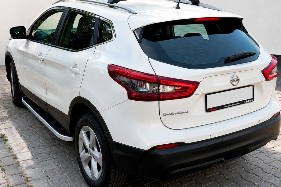 Nissan Qashqai 2014–2021 Bočné nášľapy Tayga (2 ks., hliník) Image