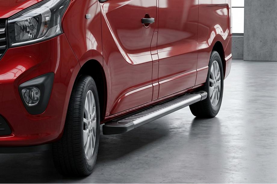 Nissan Primastar 2002–2014 Bočné prahy Line (2 ks, hliník) Image