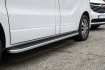 Renault Trafic 2001–2015 Bočné prahy Tayga Grey (2 ks, hliník) fotografia 1