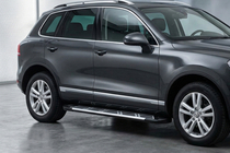 Porsche Cayenne 2003–2010 Bočné nášľapy Sunrise (2 ks, hliník) fotografia 1