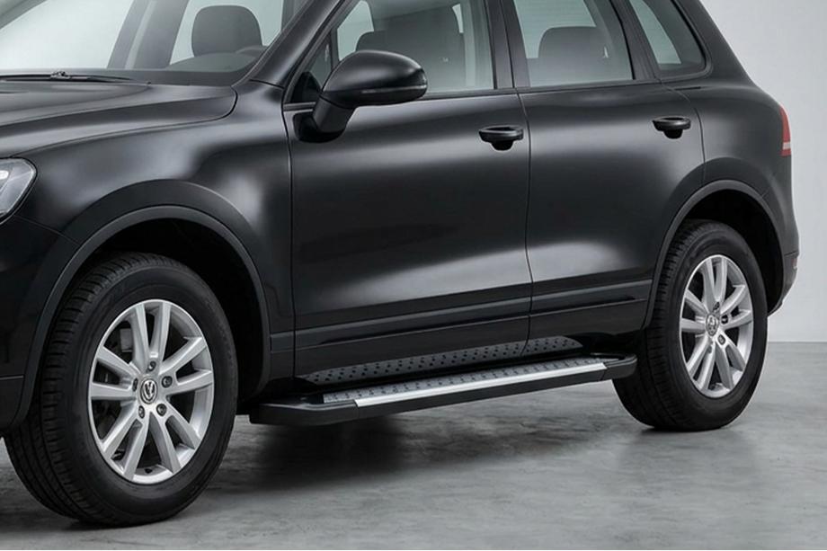 Porsche Cayenne 2003–2010 Bočné nášľapy Allmond (2 ks, hliník) Image