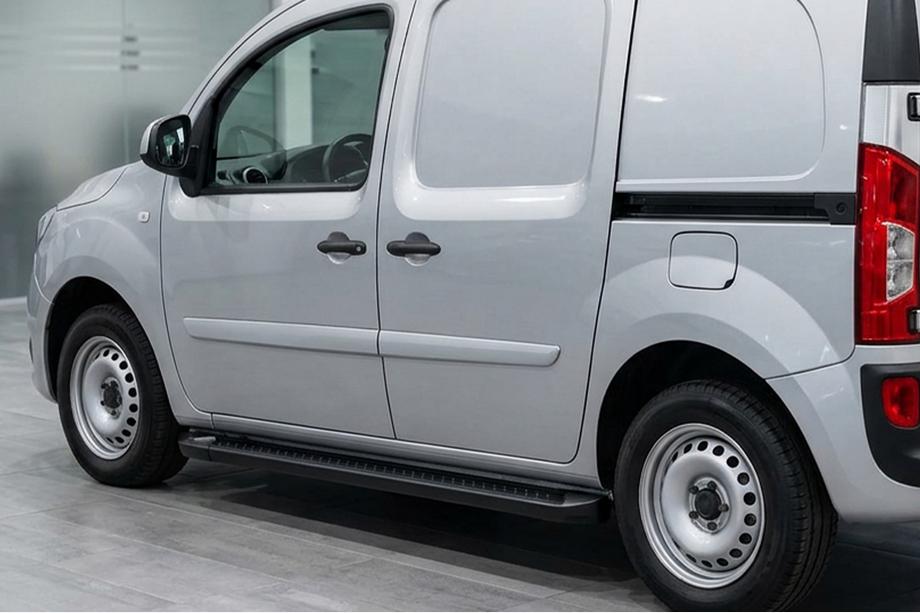 Renault Kangoo 2008–2020 Bočné nášľapy Allmond Black (2 ks, hliník) Image