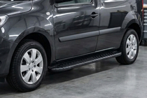 Renault Kangoo 2008–2020 Bočné nášľapy Bosphorus Black (2 ks, hliník) fotografia 1