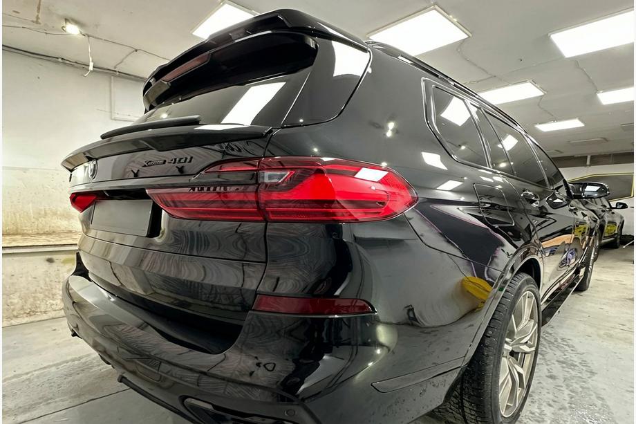 BMW X7 G07 2019– Paradigm Black Knight V2 karosársky kit (pre M-Sport 2018-2022) Fotografia 3