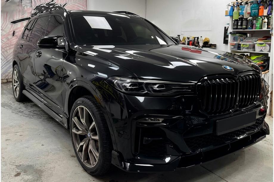 BMW X7 G07 2019– Paradigm Black Knight V2 karosársky kit (pre M-Sport 2018-2022) Fotografia 6