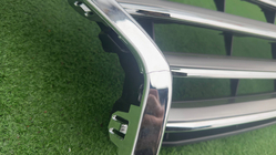 Lexus LX570/450d 2008–2022 Výpredaj OEM maska chladiča (2012-2015) fotografia 3