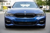 BMW 3. rad G20/G21 2018– Obličkové mriežky M-Look V1 (2018-2022, čierny lesk) fotografia 1