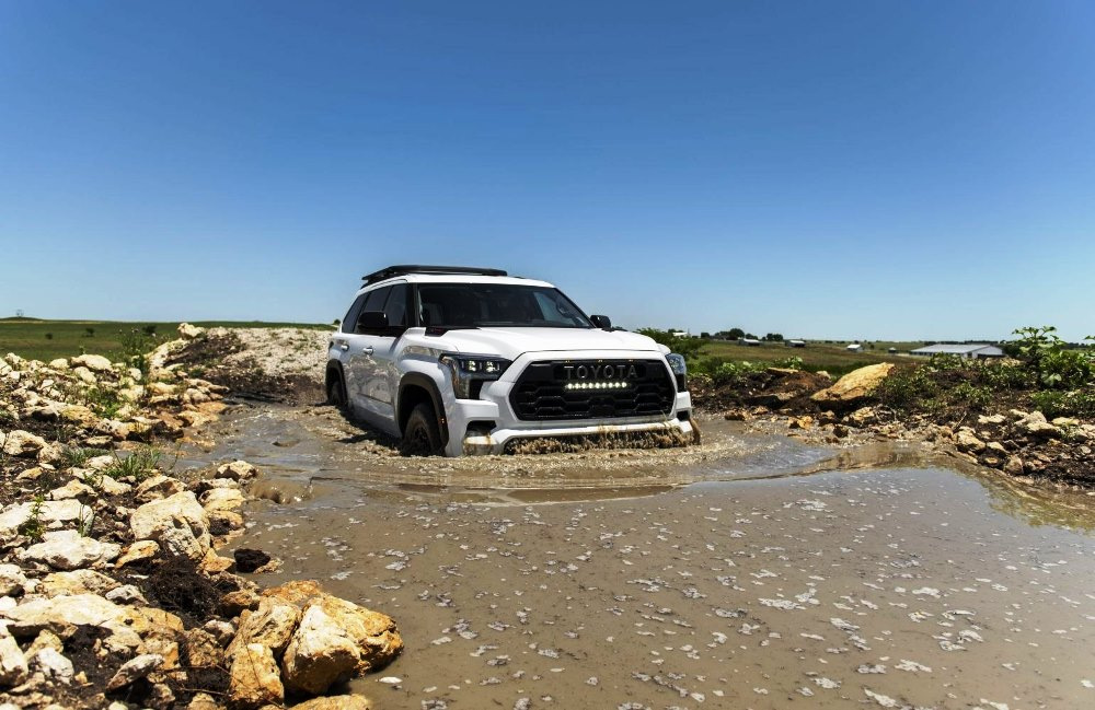 Prehľad Toyota Sequoia III (XK80): technické údaje, výbavy, foto