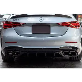 Zadný difúzor s koncovkami výfuku (dizajn AMG C63)