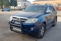 Toyota Fortuner 2006–2015 Predný ochranný rám F12-11 Black (nerez) fotografia 1
