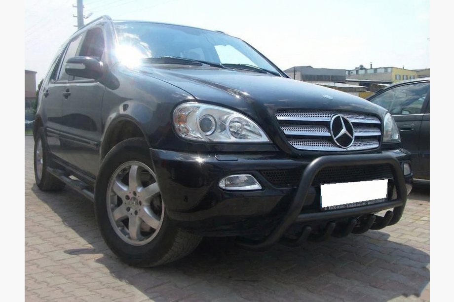 Mercedes ML W163 1997–2005 Kengurín Black (nerez) Image