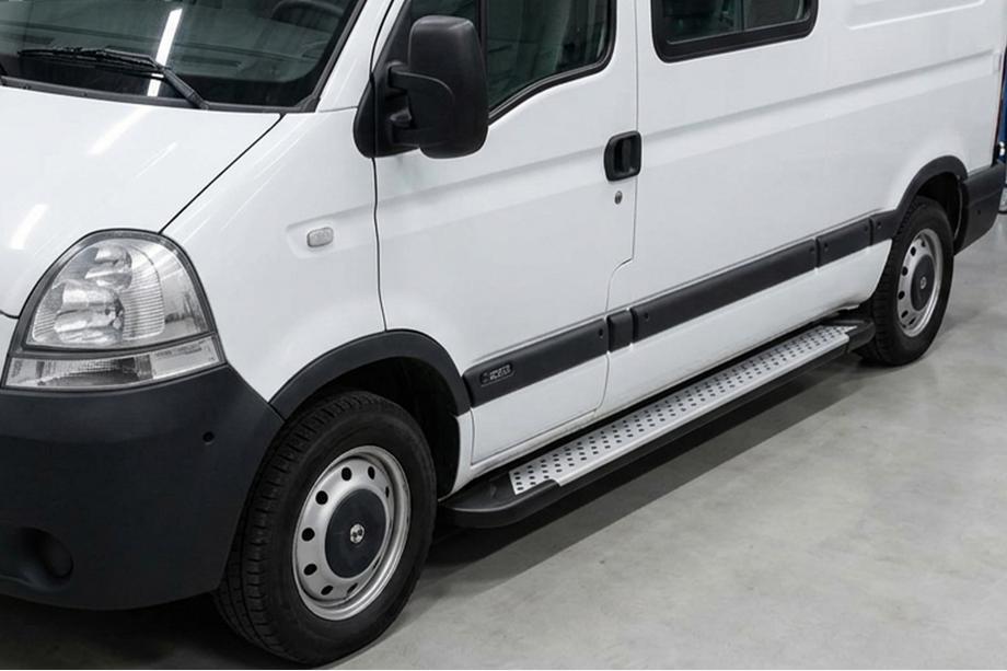 Renault Master 1998–2010 Bočné nášľapy Allmond Grey (2 ks, hliník) Image