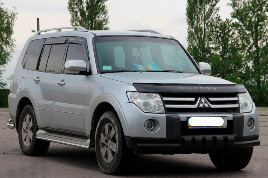 Mitsubishi Pajero Wagon IV 2006–2021 Predný ochranný rám ST015-13 Black (nerez) Image