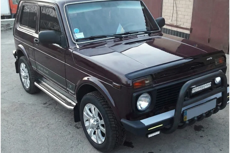 Lada Niva a Urban 1977– Ochranný rám (bullbar) QT006 Black (nerez) Image