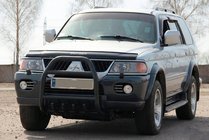Mitsubishi Pajero Sport 1996–2007 Ochranný rám QT007 Black (nerez) fotografia 1