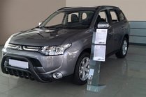 Mitsubishi Outlander 2012–2021 Predný ochranný rám (bullbar) WT002 Black (nerez) fotografia 3