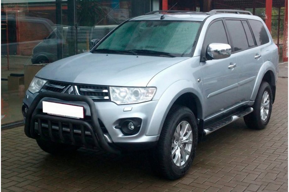 Mitsubishi Pajero Sport 2008–2015 Predný ochranný rám WT002 Black (nerez) Fotografia 2