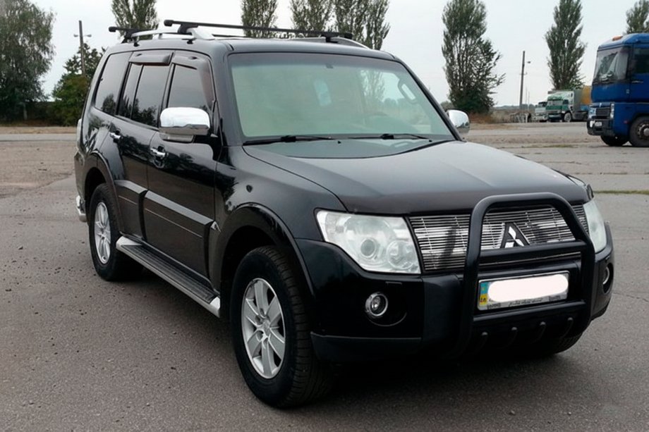 Mitsubishi Pajero Wagon IV 2006–2021 Predný ochranný rám QT007 Black (nehrdzavejúca oceľ) Image