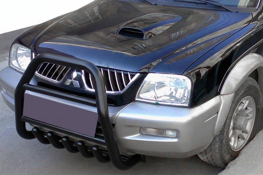 Mitsubishi L200 1996–2006 Predný ochranný rám QT007 Black (nehrdzavejúca oceľ) Image