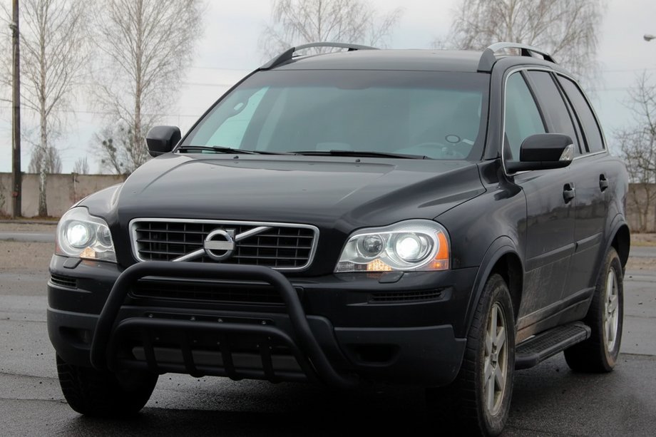 Volvo XC90 2002–2014 Predný rám WT002 Black (nerezová oceľ) Image