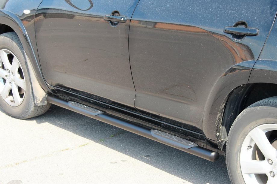 Toyota Rav 4 2006–2013 Bočné rúrky pre štandardnú základňu Black (2 ks, nerez) Fotografia 4