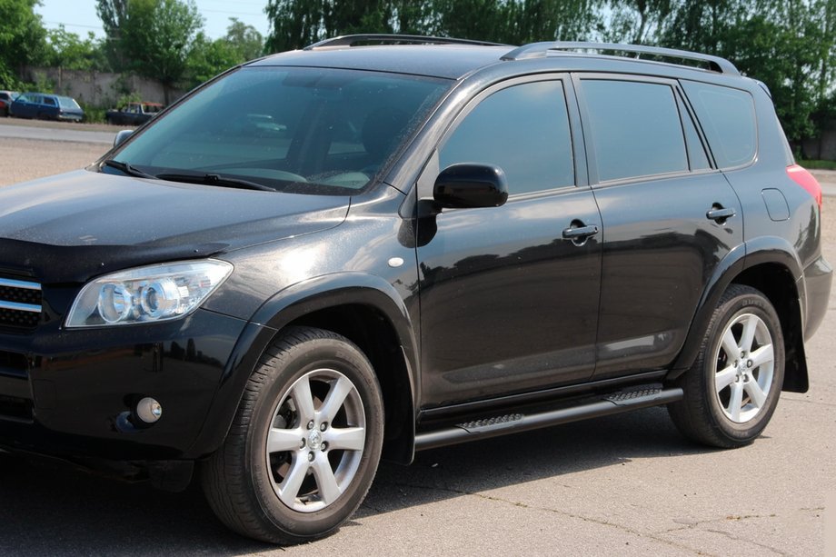 Toyota Rav 4 2006–2013 Bočné rúrky pre štandardnú základňu Black (2 ks, nerez) Fotografia 2