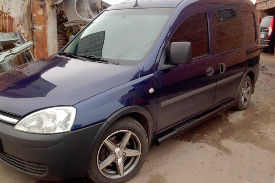 Opel Combo 2002–2012 Bočné rúrky Black (2 ks, nerez) Image