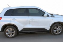 Suzuki Vitara 2015– Bočné rúrky Black (2 ks, nerez) fotografia 1