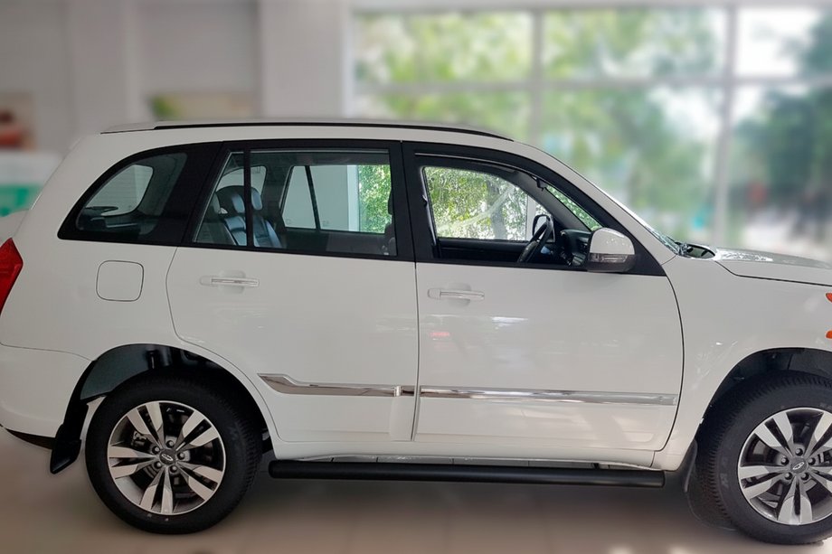 Chery Tiggo 3 2005– Bočné rúrky Black (2 ks, nerez) Image