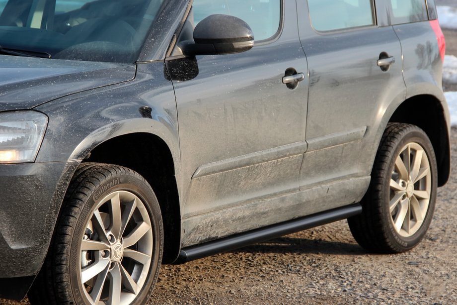 Skoda Yeti 2009–2017 Bočné rúrky Black (2 ks, nerez) Image