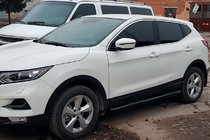 Nissan Qashqai 2014–2021 Bočné nášľapy Black (2017-2021, 2 ks, nerez) fotografia 1