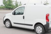 Fiat Fiorino/Qubo 2008–2024 Bočné rúrky Ø60 Black (2 ks, nerez) fotografia 1