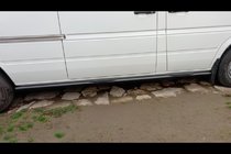 Volkswagen LT 1995–2006 Bočné rúrky Black (2 ks, nerez) Krátky rázvor, Ø70 fotografia 3