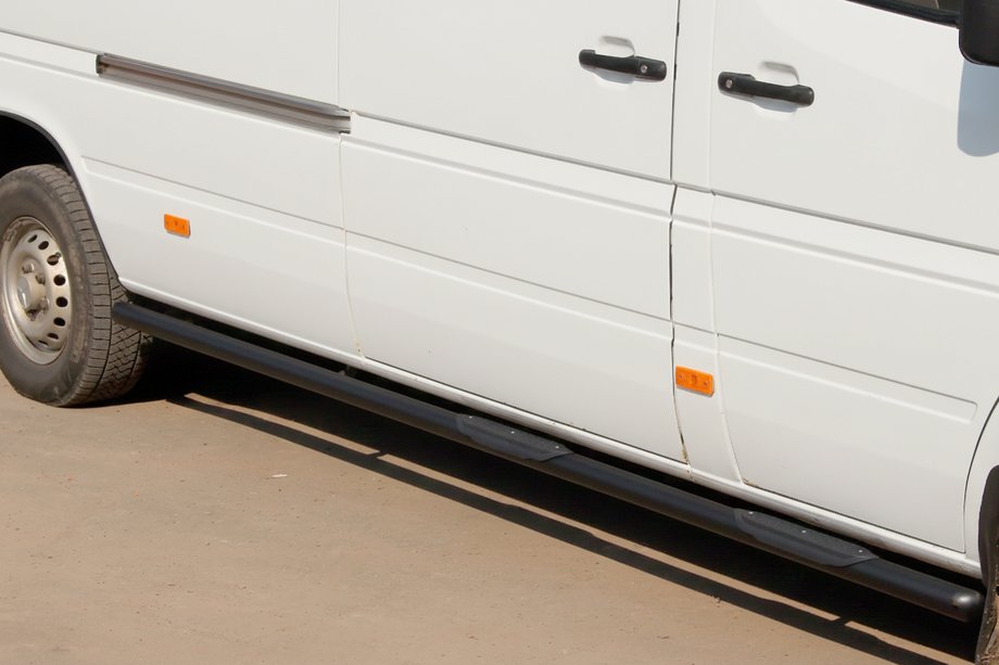 Volkswagen LT 1995–2006 Bočné rúrky Black (2 ks, nerez) Krátky rázvor, Ø60 Fotografia 4