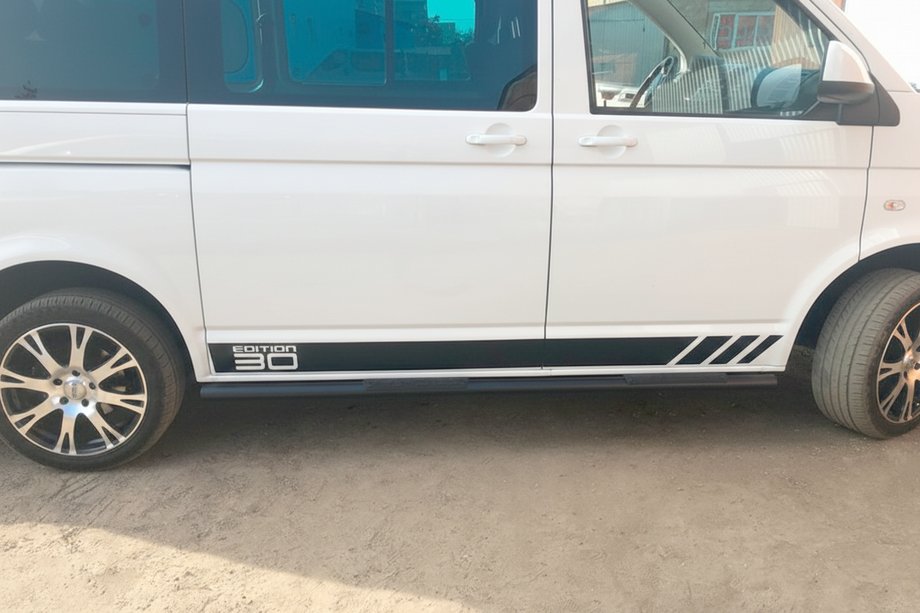 Volkswagen T5 Multivan 2003–2010 Bočné rúrky Black (2 ks, nerez) 70 mm, dlhý rázvor Fotografia 10