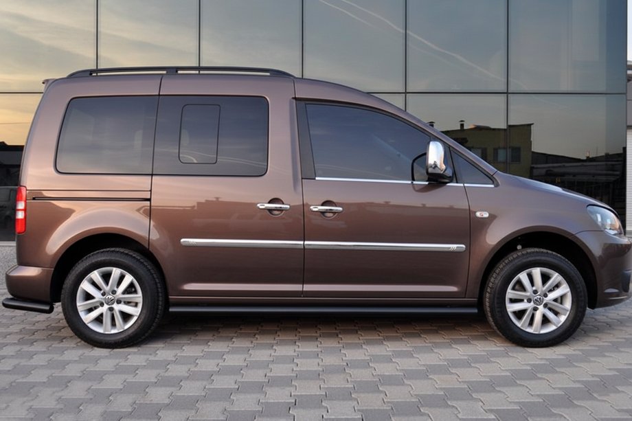 Volkswagen Caddy 2010–2015 Bočné rúrky BB001 Black (2 ks, nerez) Ø60, verzia Maxi Fotografia 9