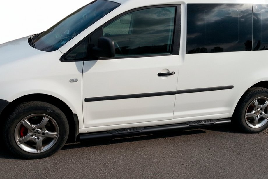 Volkswagen Caddy 2010–2015 Bočné rúrky BB001 Black (2 ks, nerez) Ø60, verzia Maxi Fotografia 4