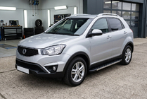 SsangYong Korando 2010–2019 Bočné nášľapy Duru (2 ks, hliník) fotografia 1