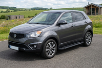 SsangYong Korando 2010–2019 Bočné nášľapy RedLine Black (2 ks, hliník) fotografia 1