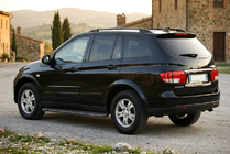 SsangYong Kyron 2005–2014 Bočné nášľapy Bosphorus Black (2 ks, hliník) fotografia 1