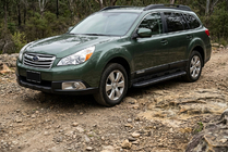 Subaru Outback 2009–2014 Bočné nášľapy Bosphorus Black (2 ks, hliník) fotografia 1