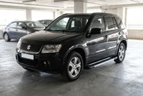 Suzuki Grand Vitara 2005–2017 Bočné nášľapy RedLine V1 (2 ks, hliník) fotografia 1